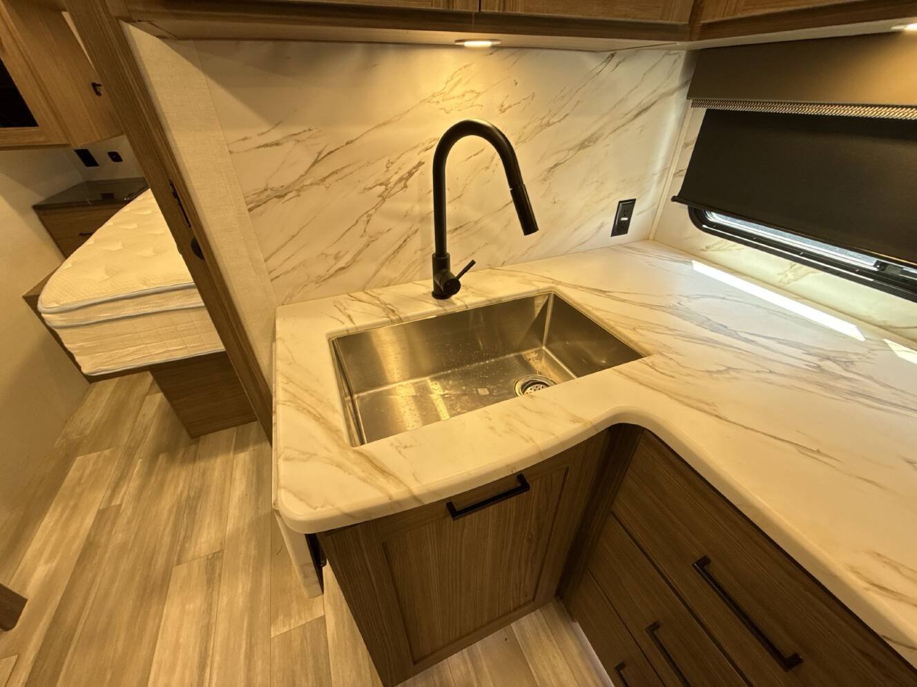 A photo of this 2024 Alliance DELTA 281BH