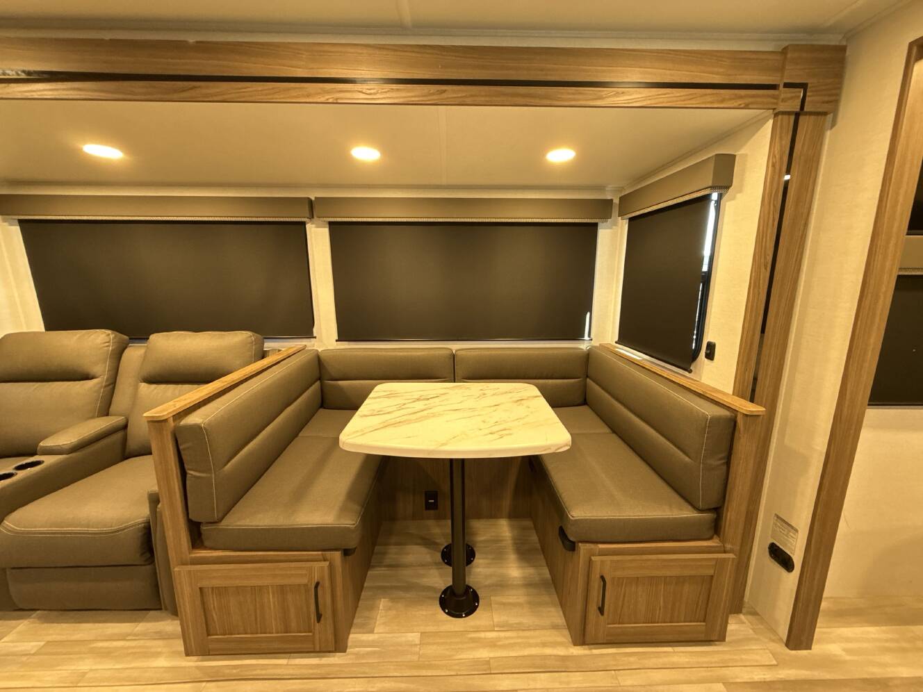 A photo of this 2024 Alliance DELTA 281BH