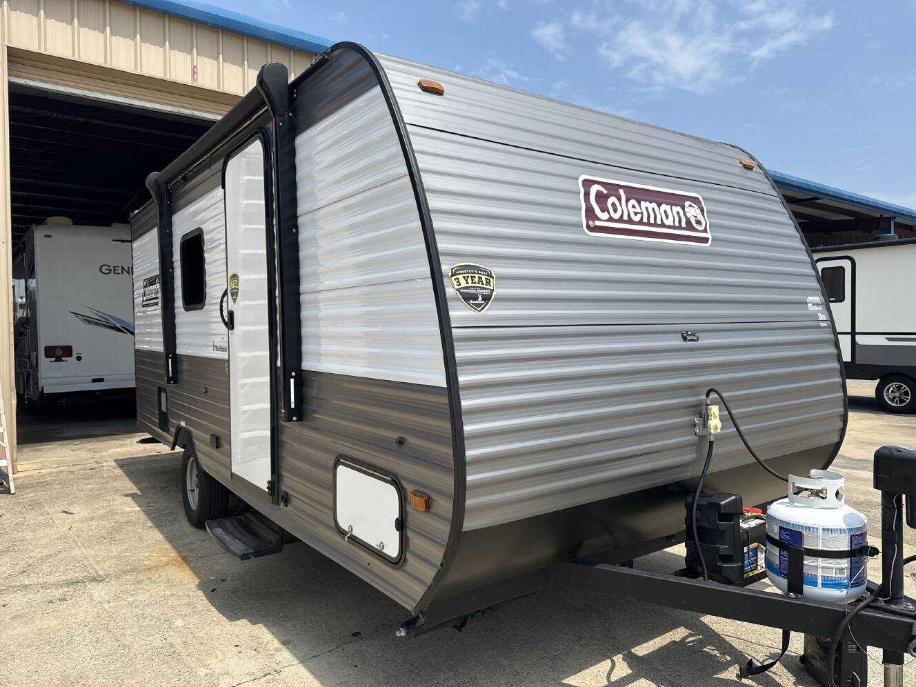 A photo of this 2024 Keystone COLEMAN 17B