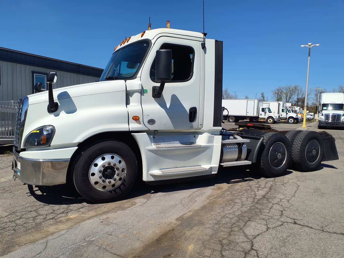 2019 FREIGHTLINER CASCADIA 125 in Hampton, VA