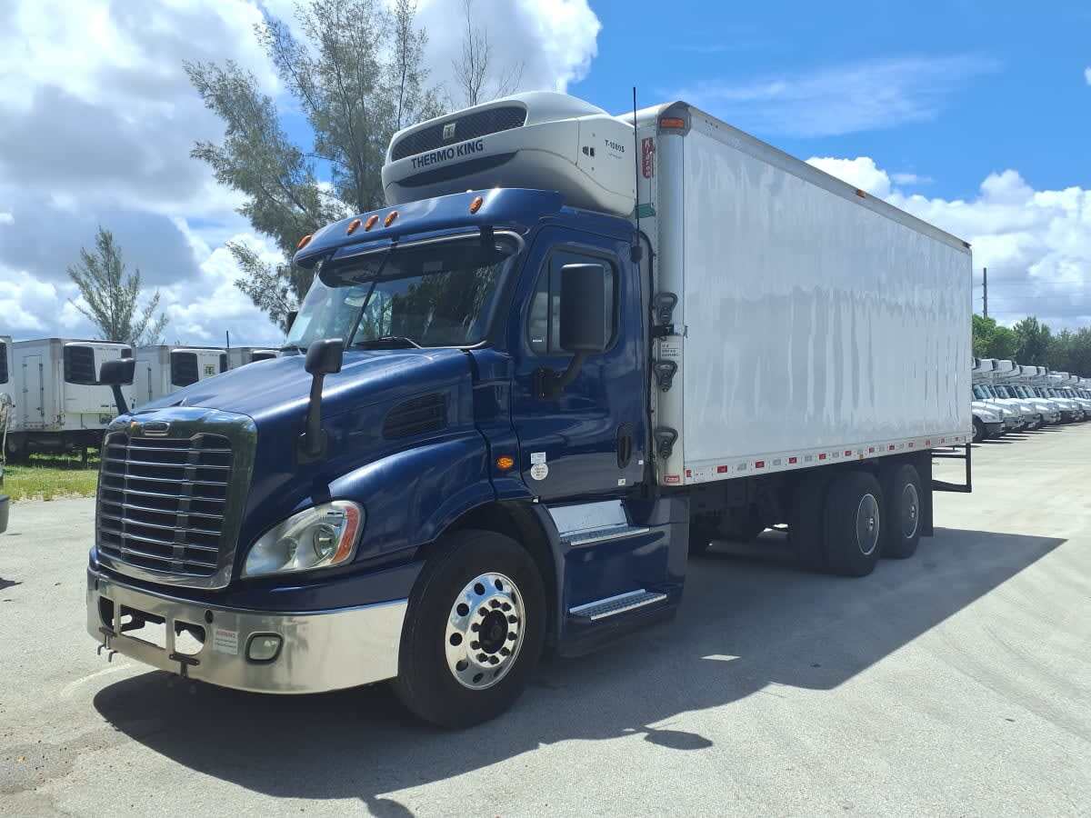 2019 FREIGHTLINER CASCADIA 113 in Fort Lauderdale, FL