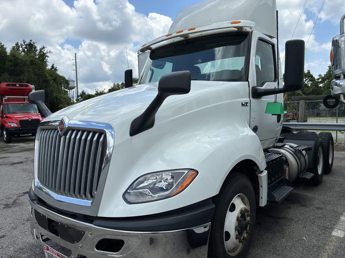 2020 INTERNATIONAL LT625 DAYCAB T/A in Jacksonville, FL