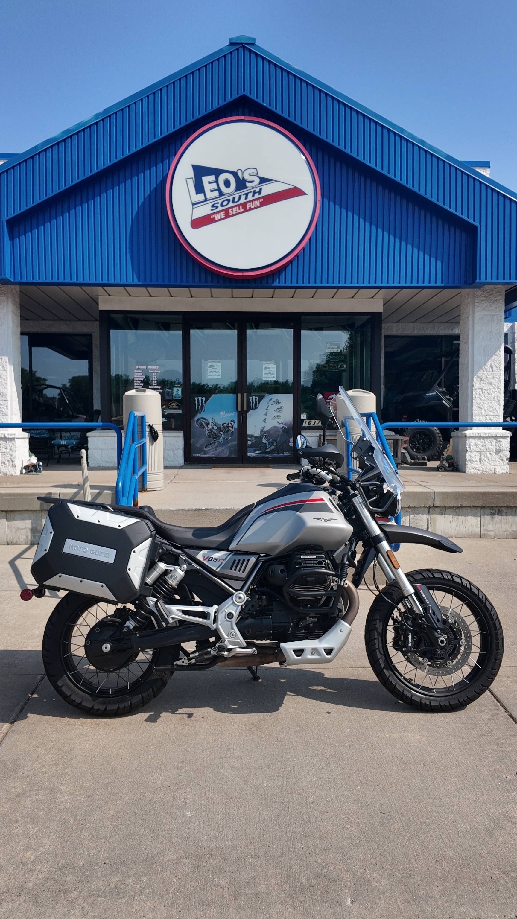 2022 Moto Guzzi V85 TT TRAVEL TT in Lakeville, MN