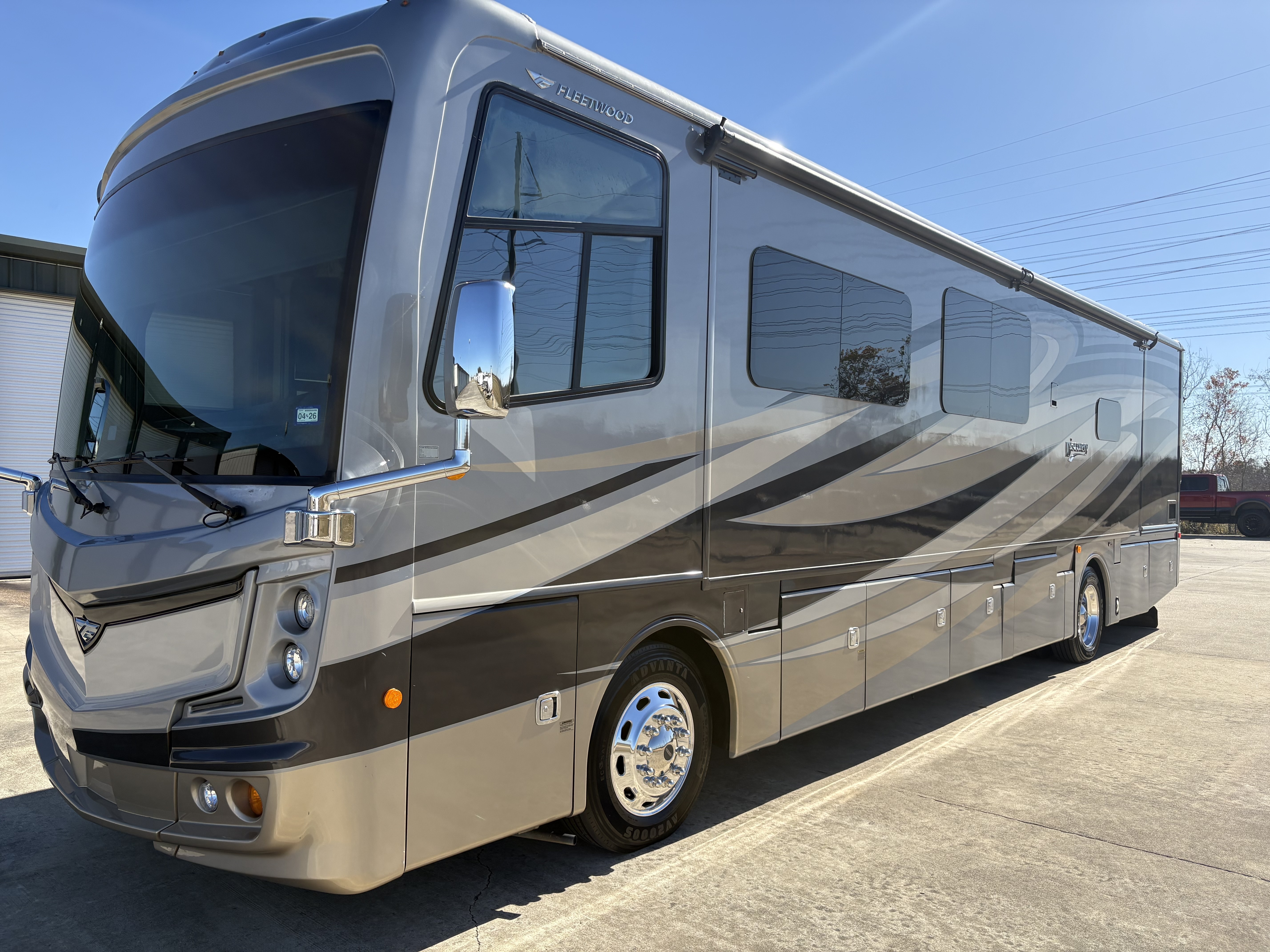 2017 Fleetwood DISCOVERY 38K RV