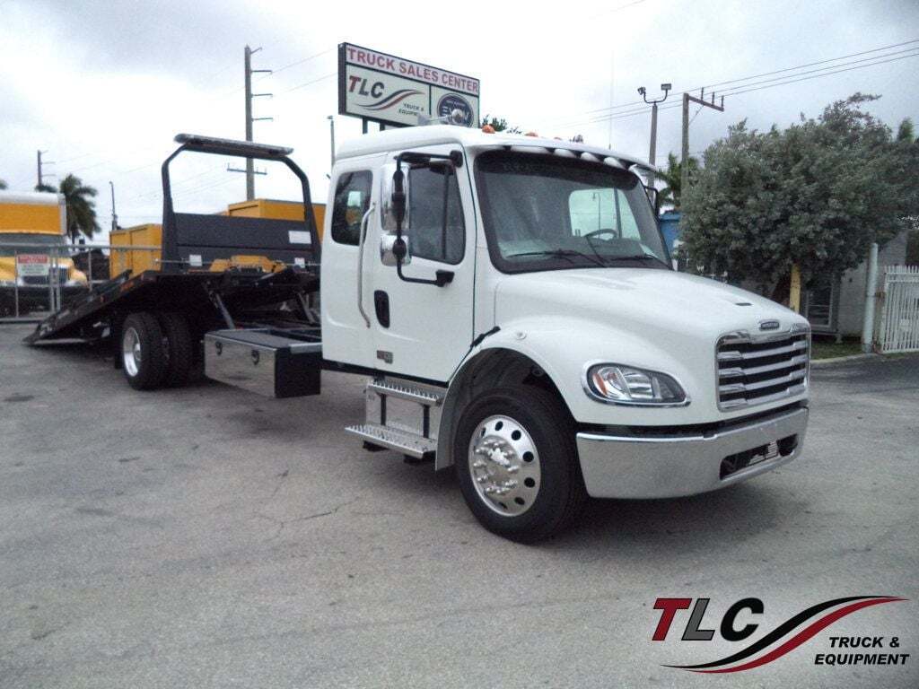 2025 FREIGHTLINER BUSINESS CLASS M2 106 in Pompano Beach, FL