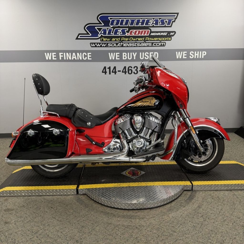 2017 Indian Motorcycle® Chieftain® Wildfire Red Over Thunder Black BASE in Milwaukee, WI