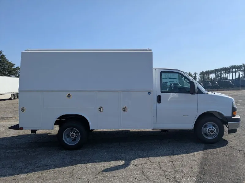 2026 GMC SAVANA CUTAWAY