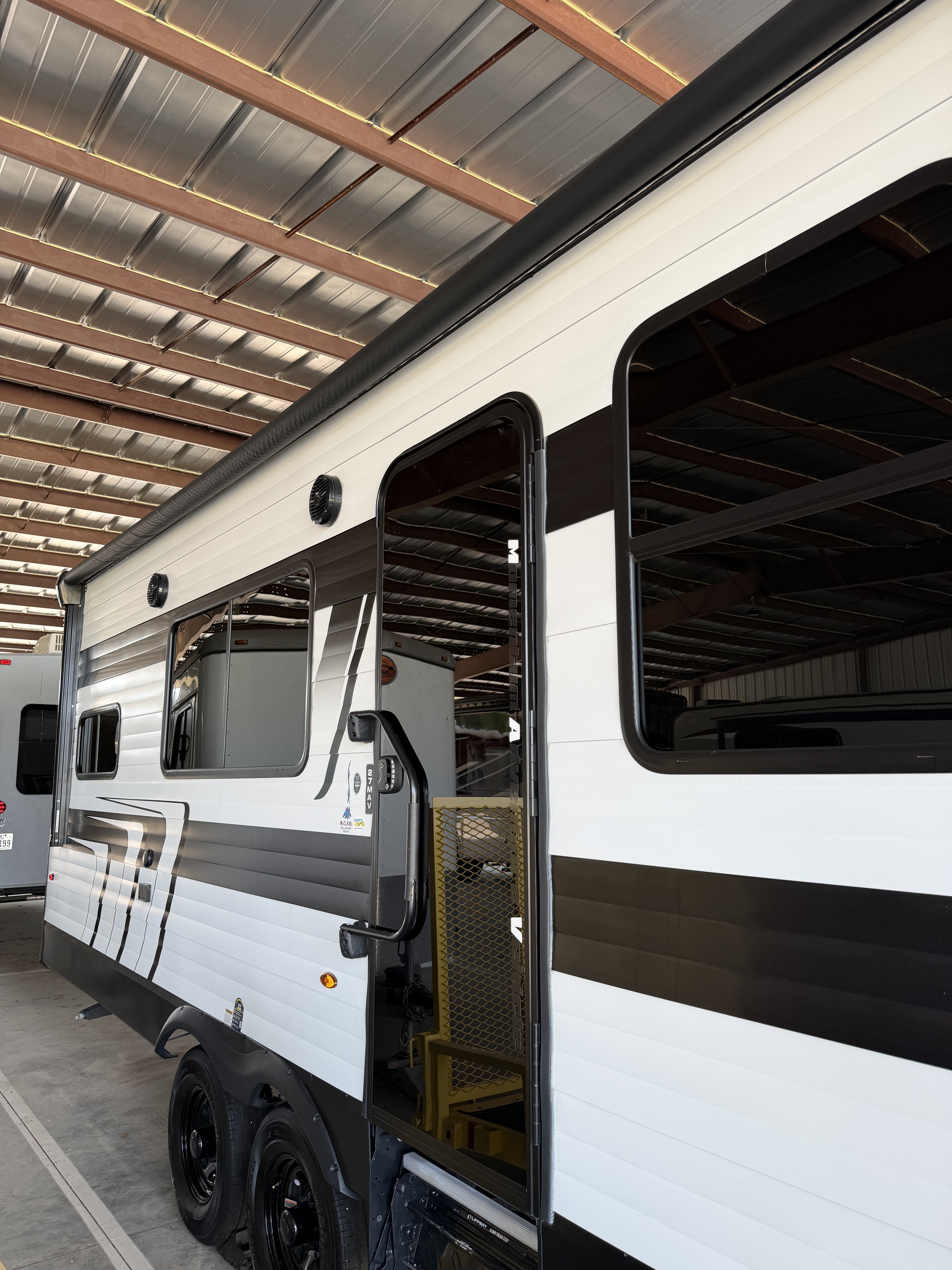 2025 Grand Design MOMENTUM MAV 27MAV in sulphur springs TX