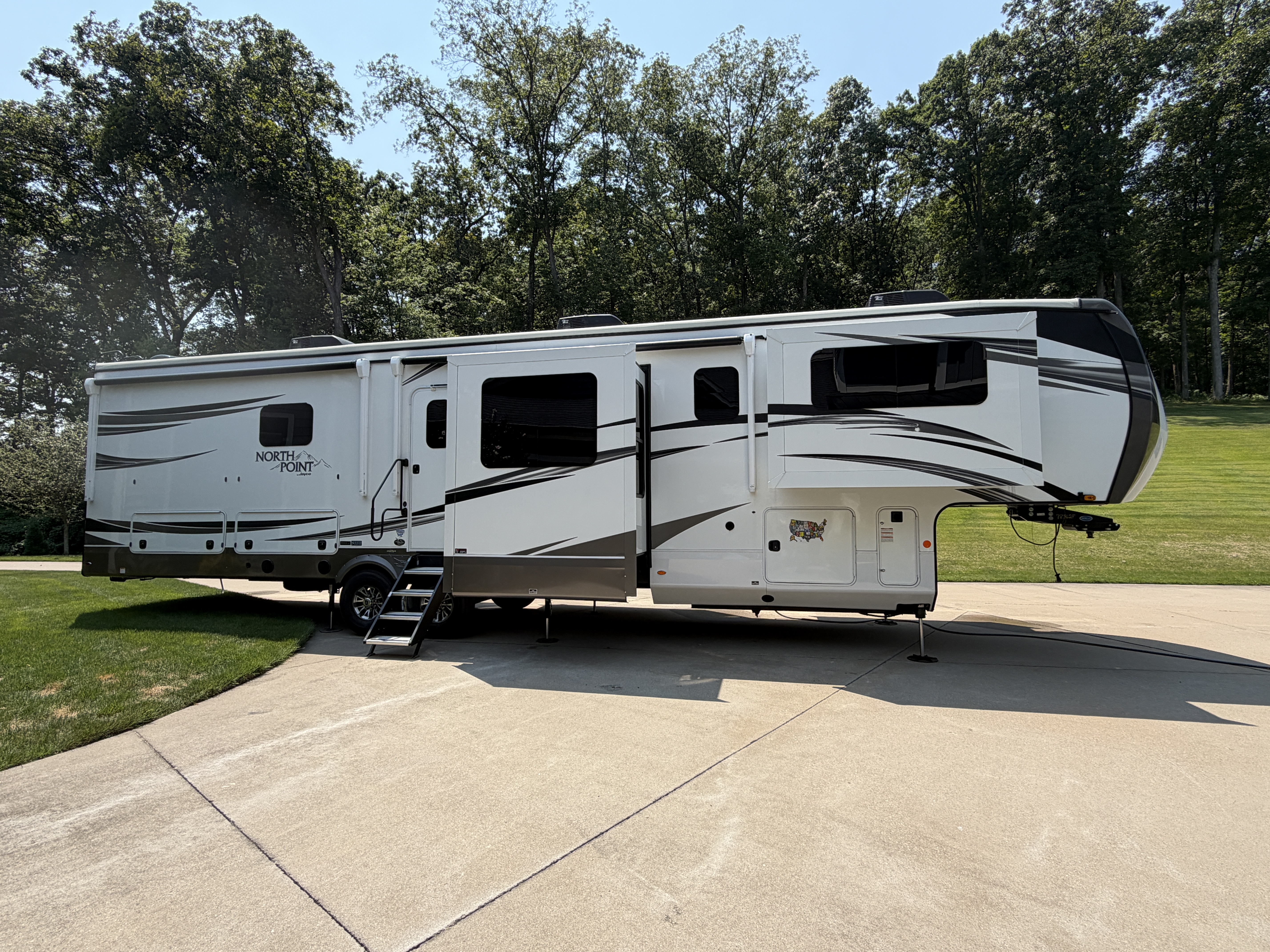 2021 Jayco NORTH POINT 382FLRB RV