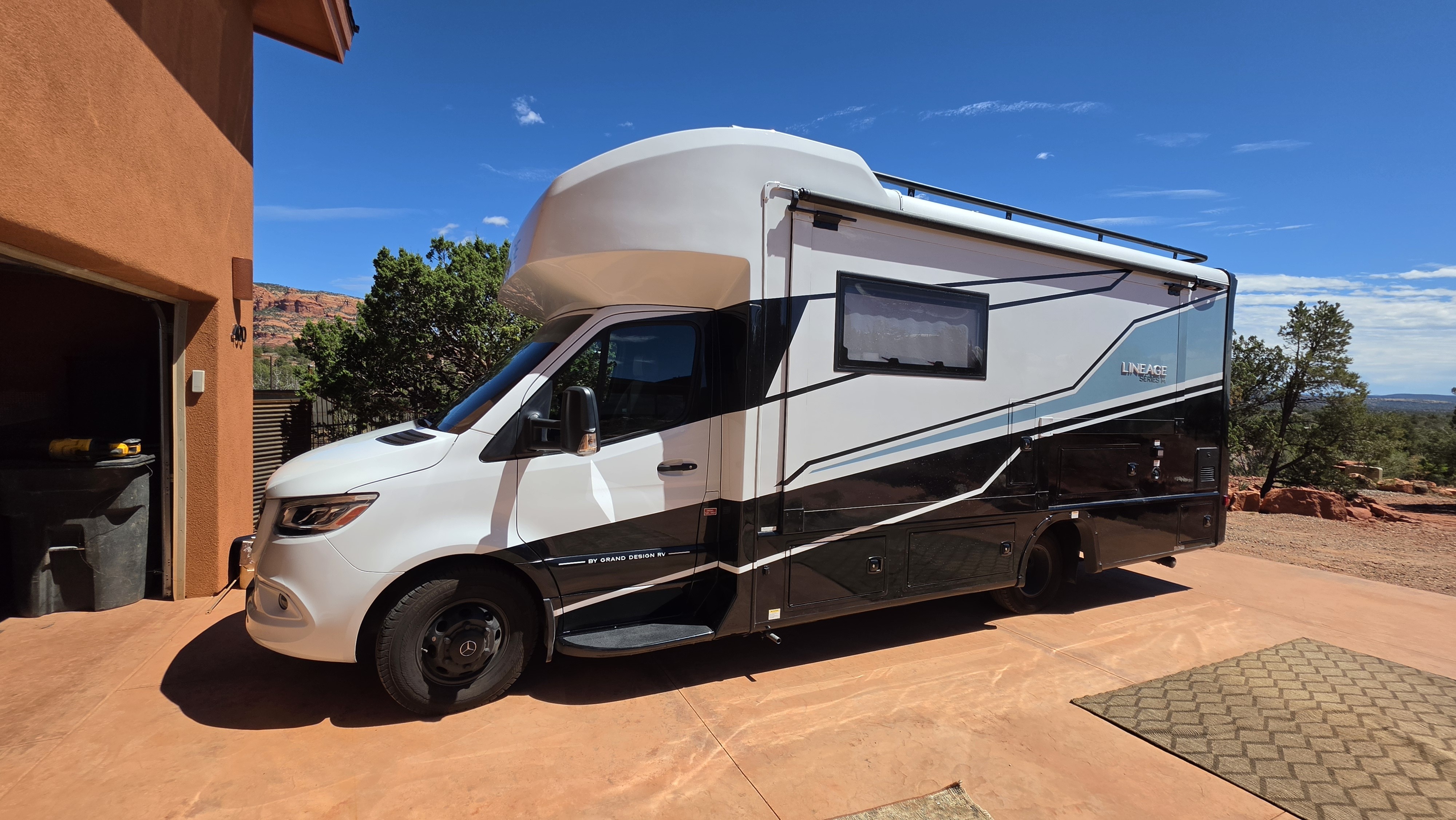 2025 Grand Design LINEAGE SERIES M 25FW in sedona AZ
