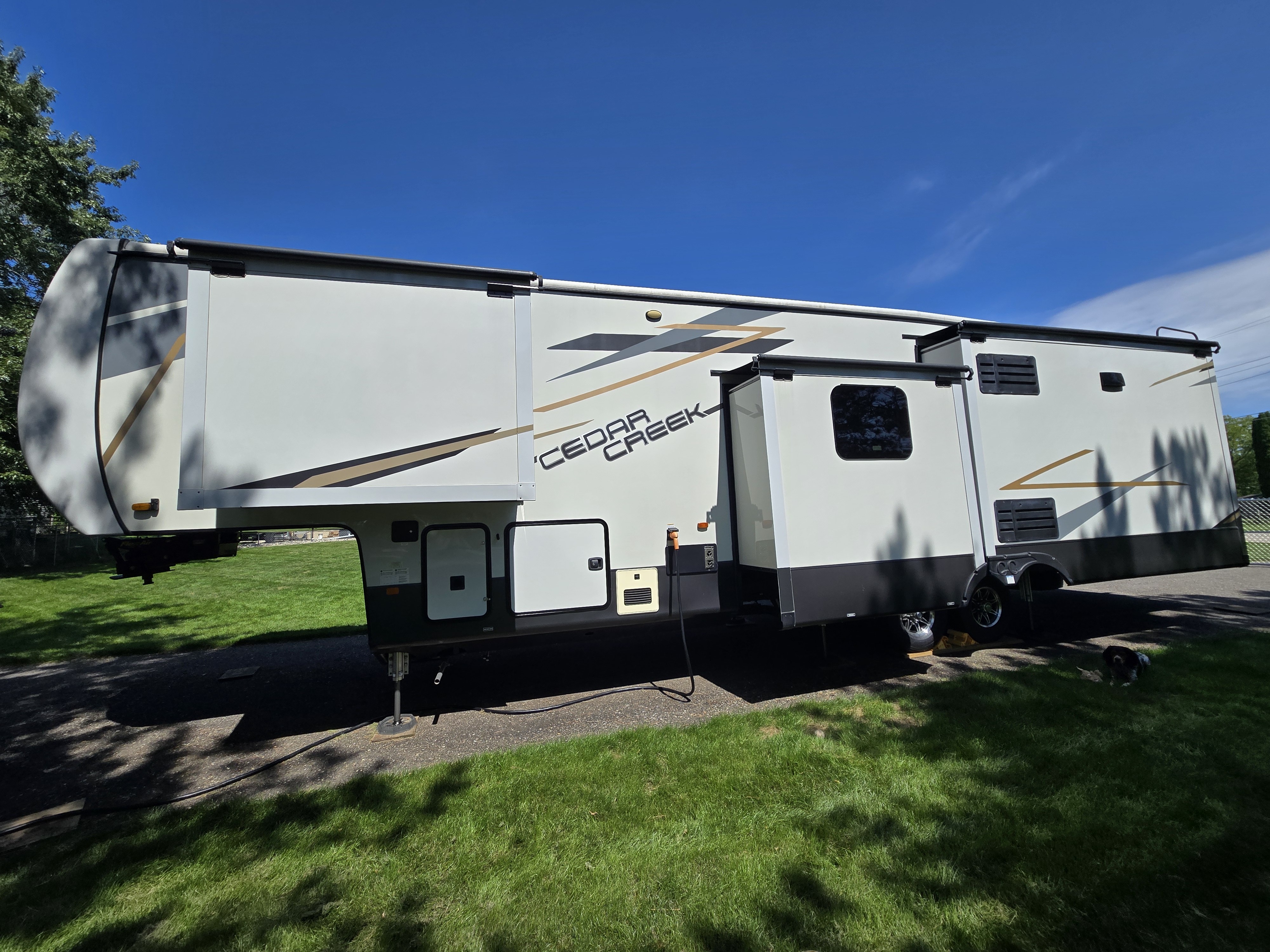 2021 Forest River CEDAR CREEK 377BH RV