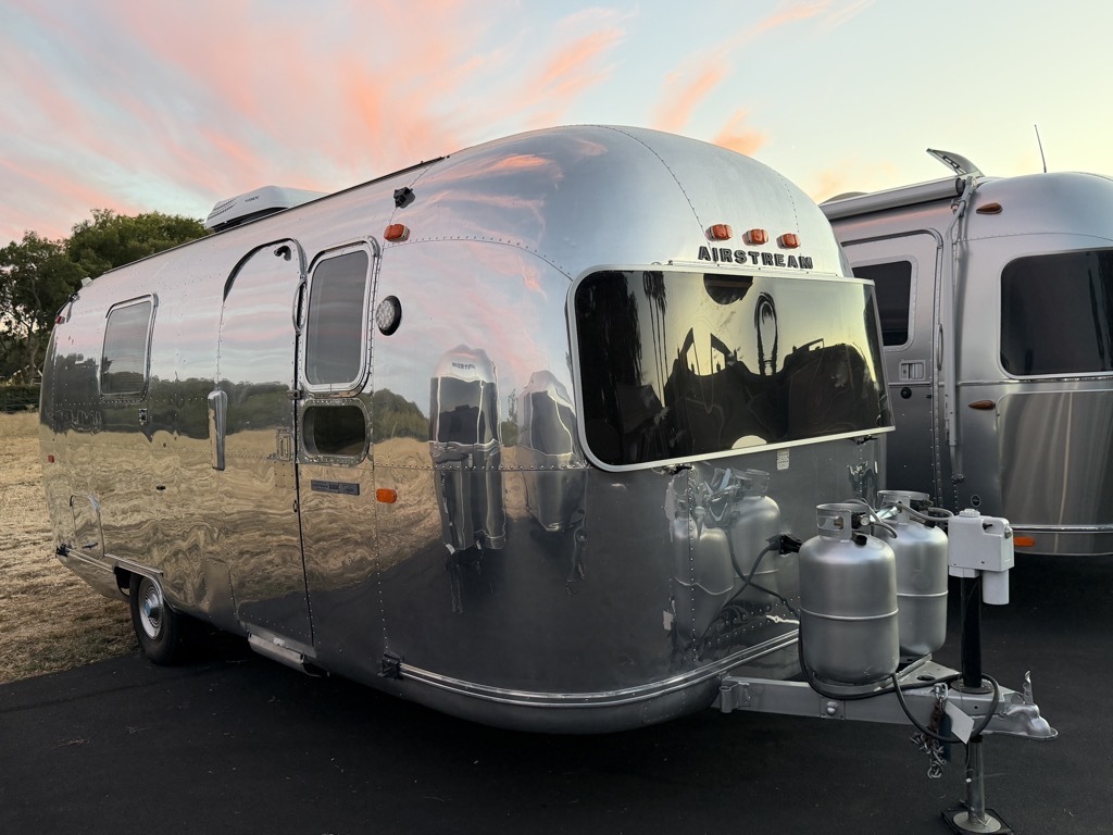1969 Airstream Land Yacht Safari 23 in winters CA