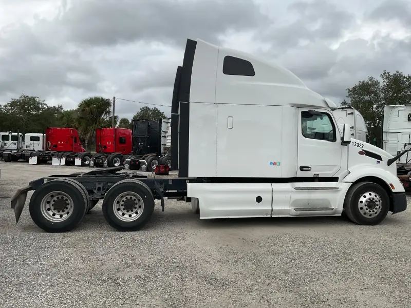 2023 PETERBILT 579