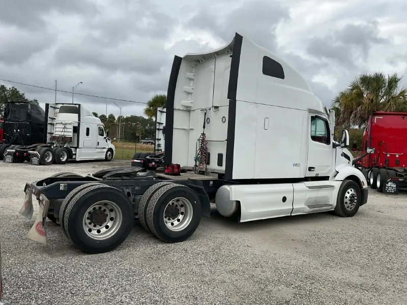 2023 PETERBILT 579