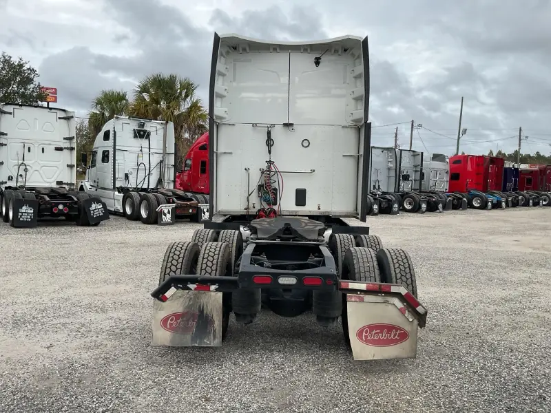 2023 PETERBILT 579