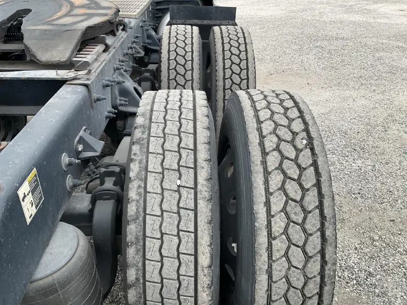 2023 PETERBILT 579