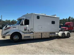 2020 VOLVO VNL64T630