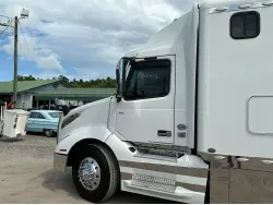 2020 VOLVO VNL64T630