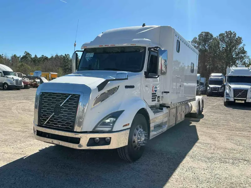 2020 VOLVO VNL64T630