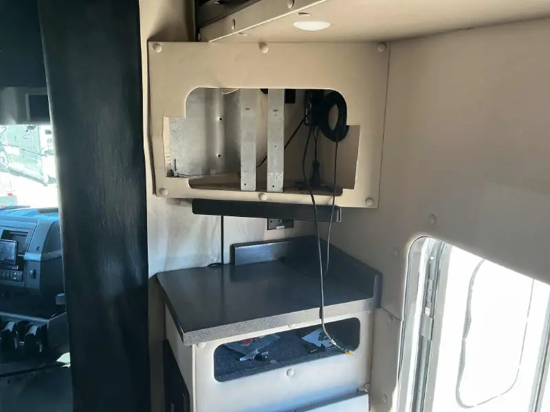 2020 VOLVO VNL64T630