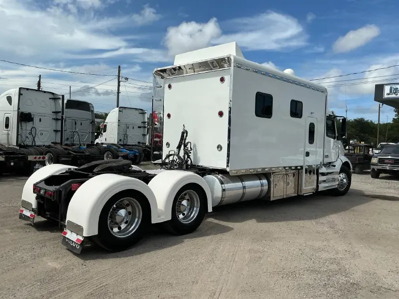 2020 VOLVO VNL64T630