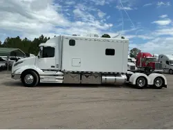 2020 VOLVO VNL64T630