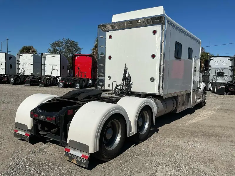 2020 VOLVO VNL64T630