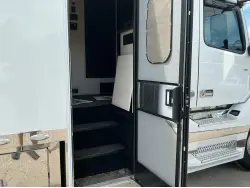 2020 VOLVO VNL64T630