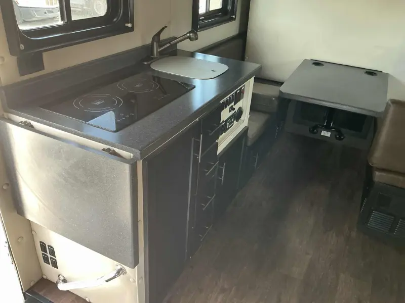 2020 VOLVO VNL64T630