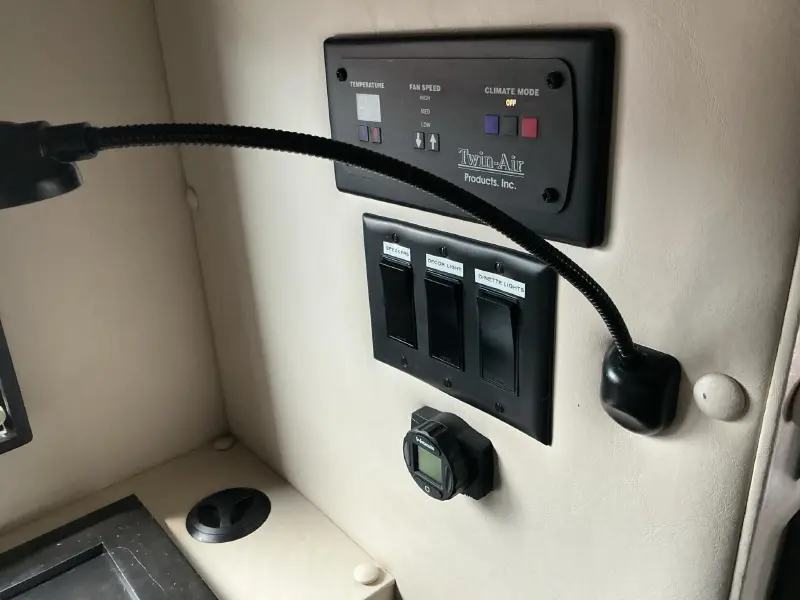 2020 VOLVO VNL64T630