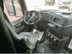 2020 VOLVO VNL64T630