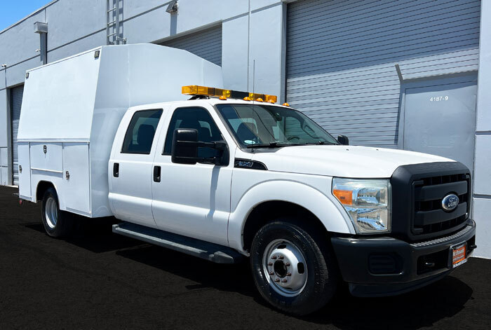 2011 FORD F350 XL in Carpinteria, CA