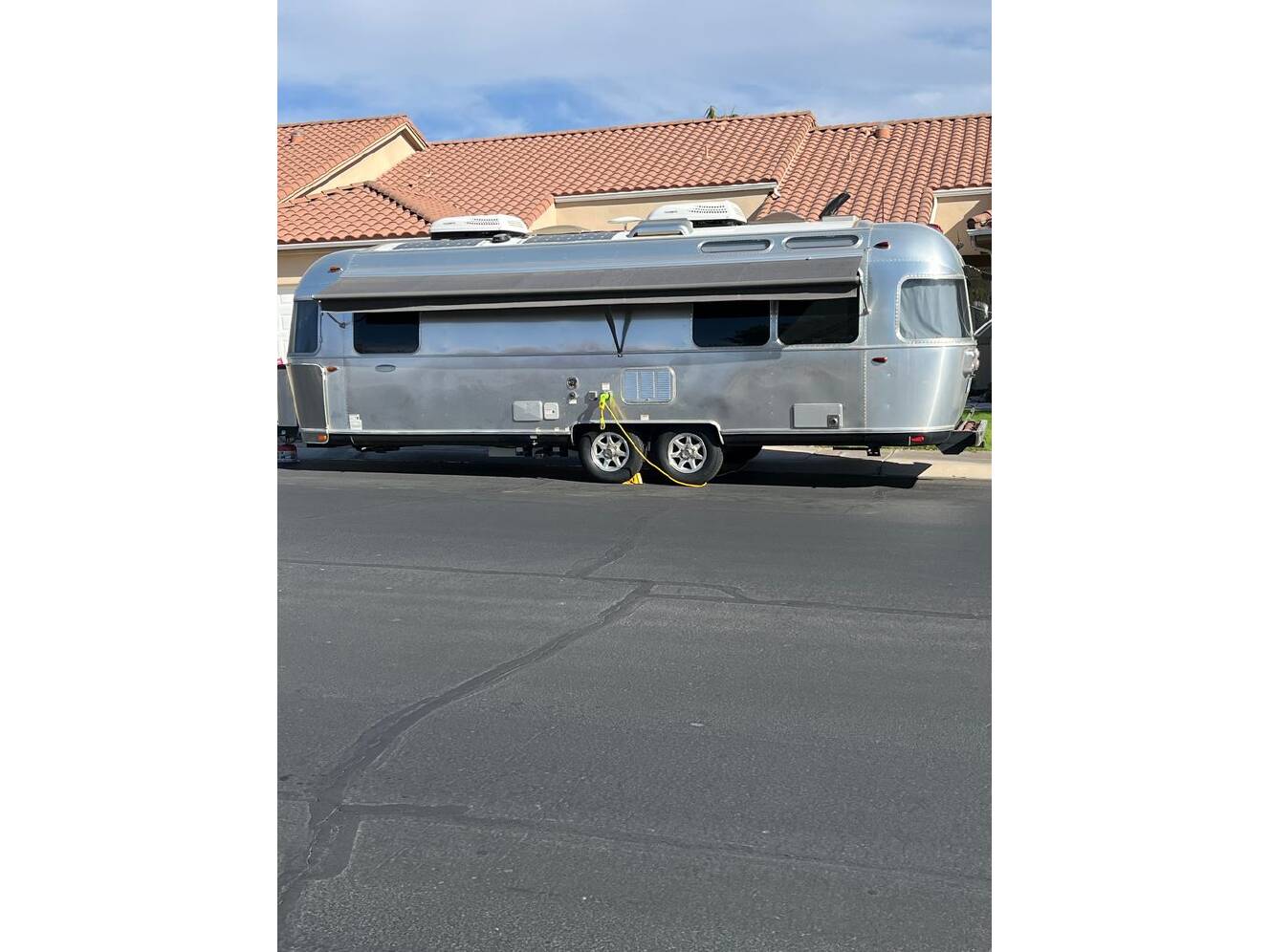 A photo of this 2019 Airstream Flying Cloud 27FB Queen