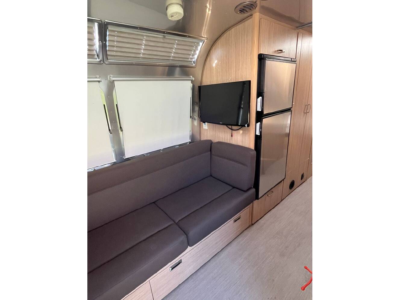 A photo of this 2019 Airstream Flying Cloud 27FB Queen