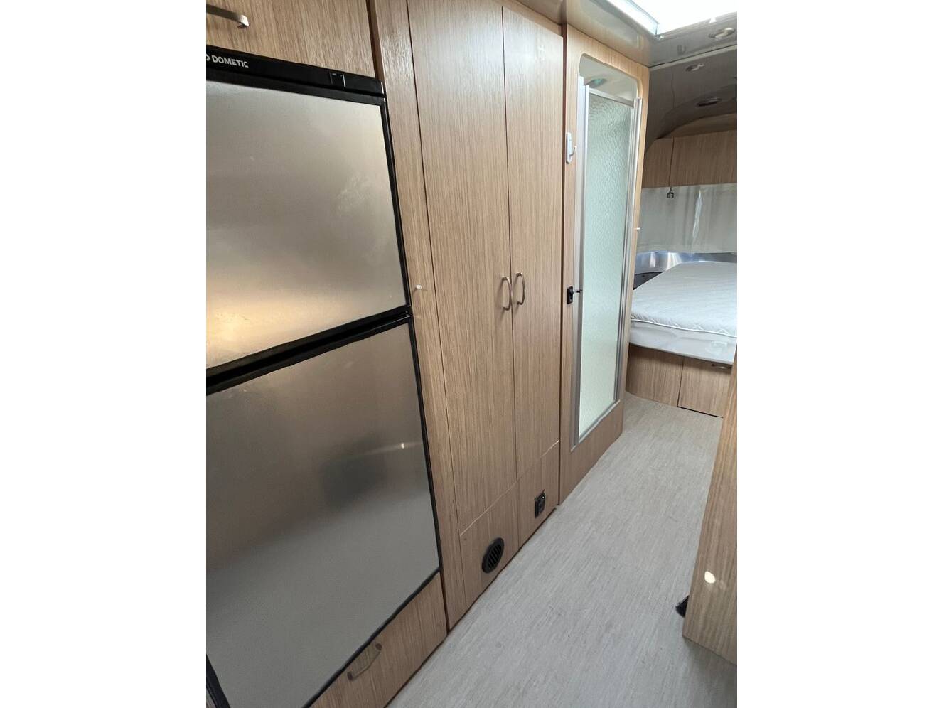 A photo of this 2019 Airstream Flying Cloud 27FB Queen