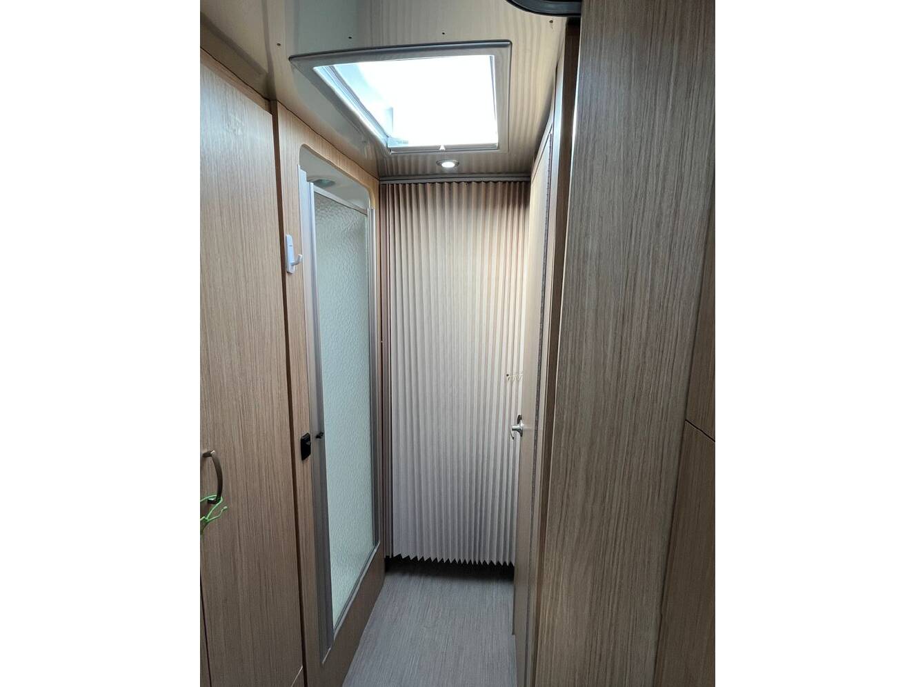 A photo of this 2019 Airstream Flying Cloud 27FB Queen