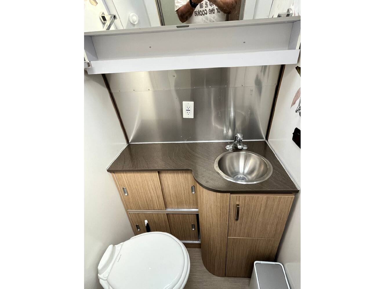 A photo of this 2019 Airstream Flying Cloud 27FB Queen