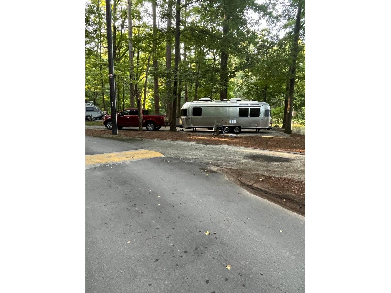 A photo of this 2019 Airstream Flying Cloud 27FB Queen