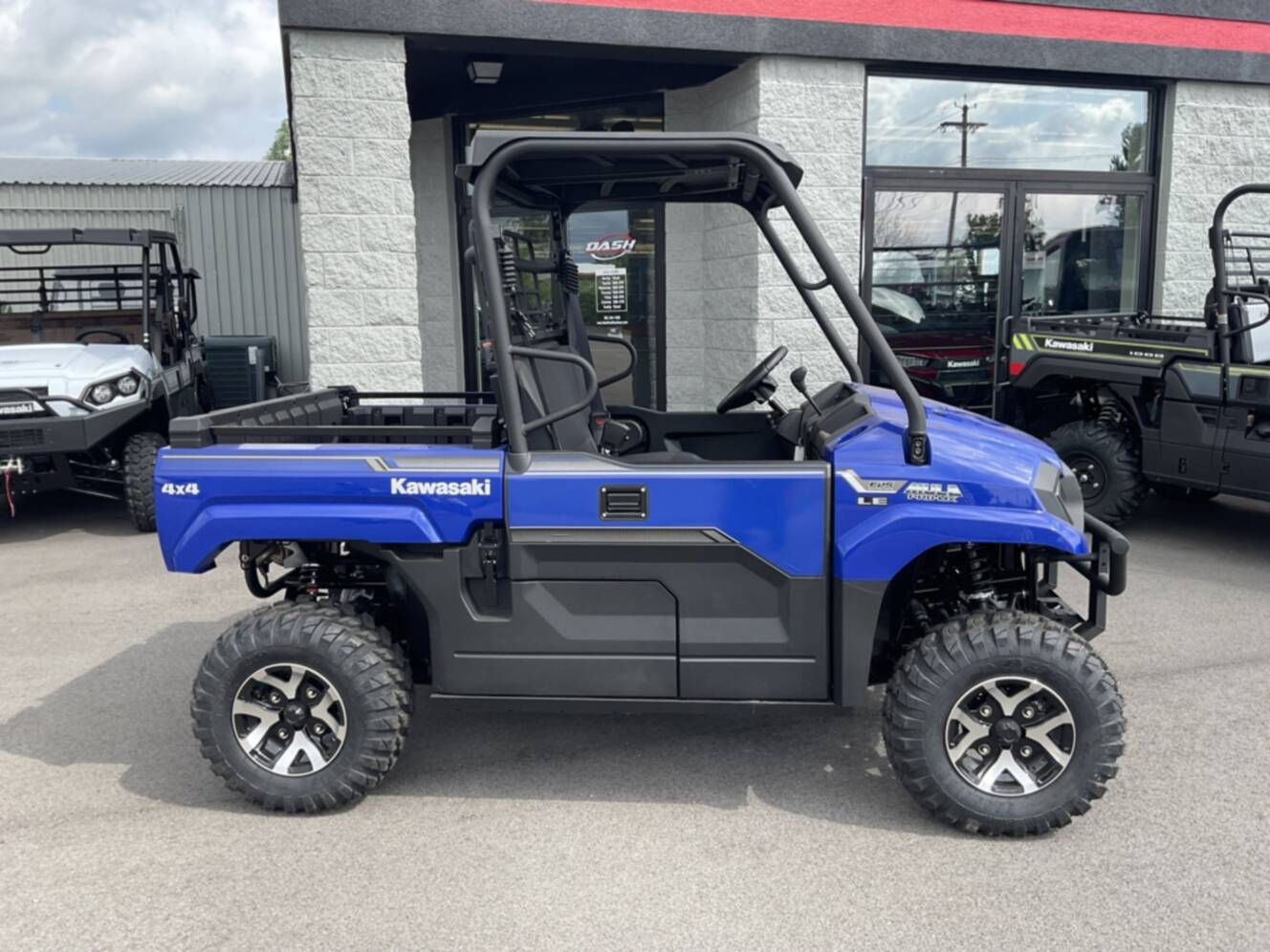 A photo of this 2026 Kawasaki MULE PRO-MX LE