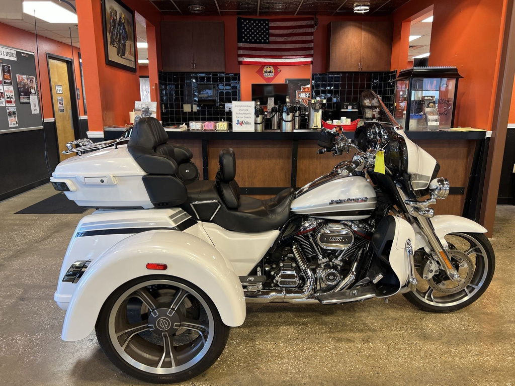 2020 Harley-Davidson Trike CVO Tri Glide CVO in Garland, TX