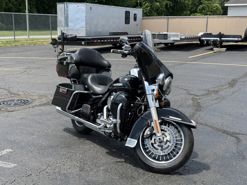 2011 Harley-Davidson FLHTK ULTRA LIMITED in Monroe, MI