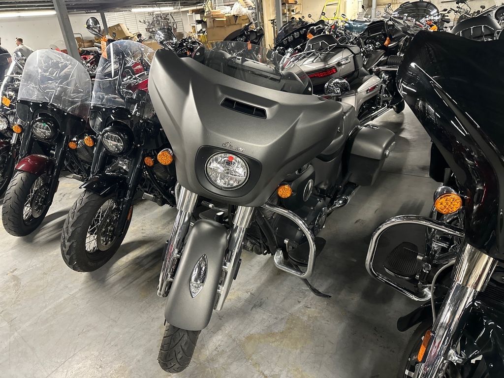 2020 Indian Motorcycle® Chieftain® Titanium Smoke in Augusta, ME