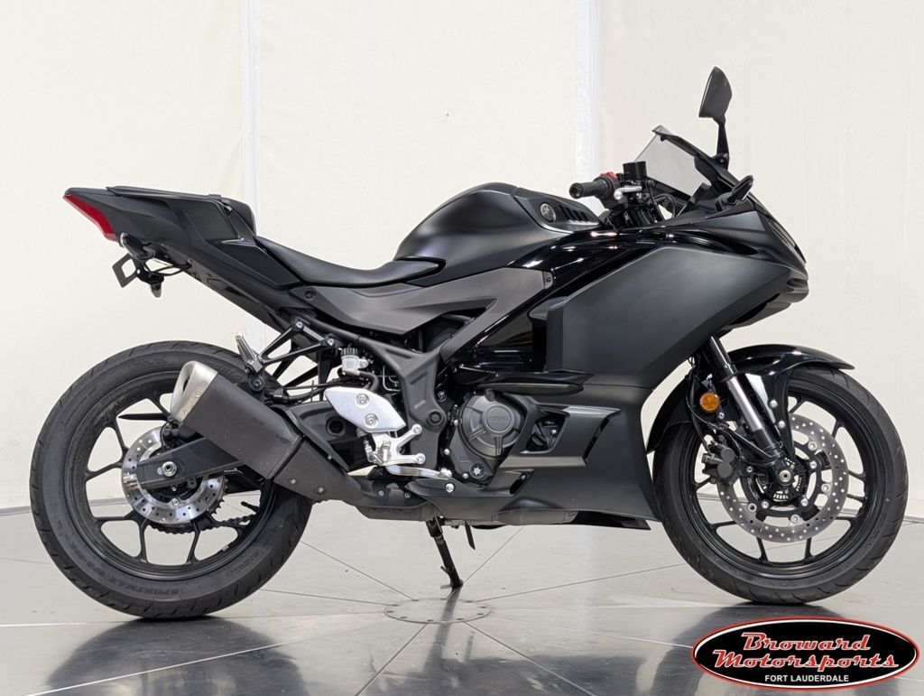 2025 Yamaha YZF-R3 R3 in Fort Lauderdale, FL