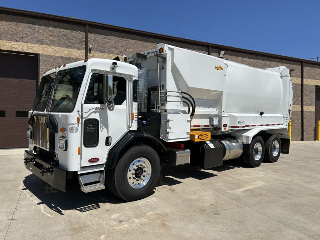 2025 Peterbilt 520 in Cleveland, OH
