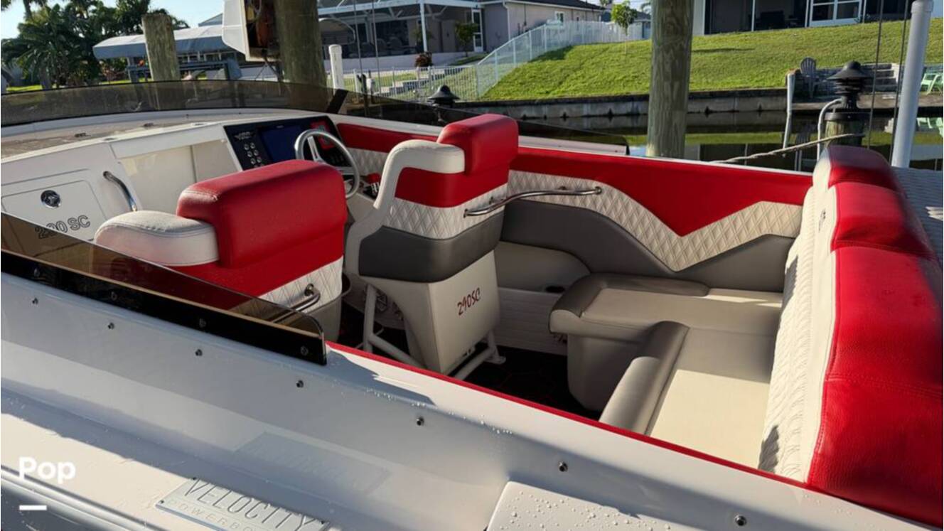 A photo of this 2026 Velocity 290SC