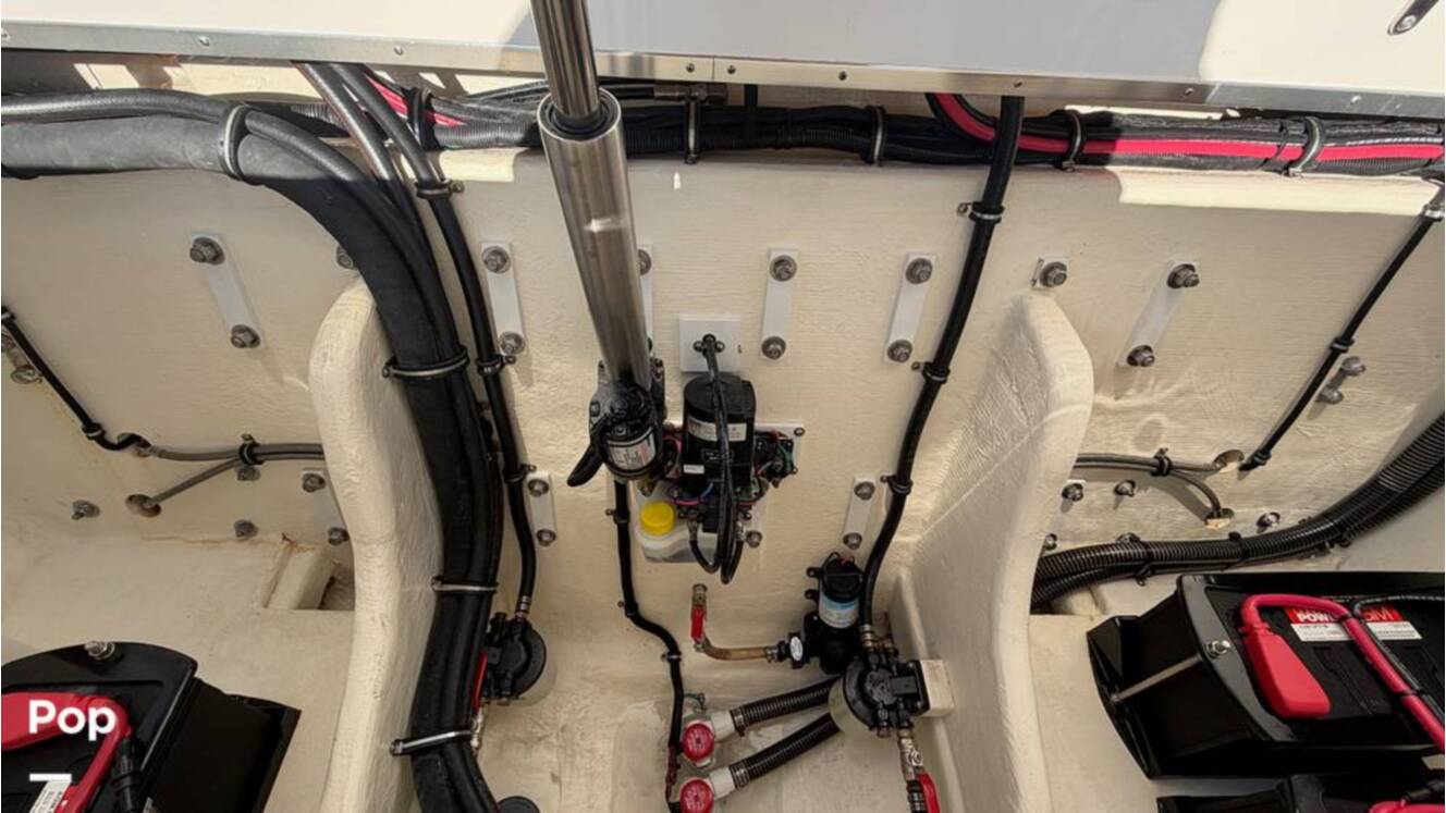 A photo of this 2026 Velocity 290SC