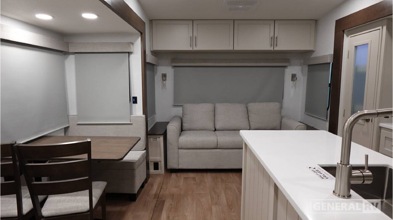 A photo of this 2027 Alliance Rv AVENUE 25RL