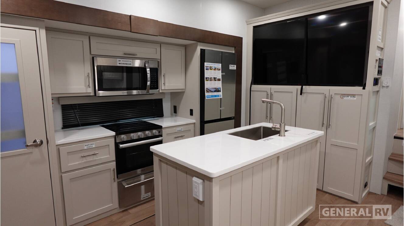 A photo of this 2027 Alliance Rv AVENUE 25RL