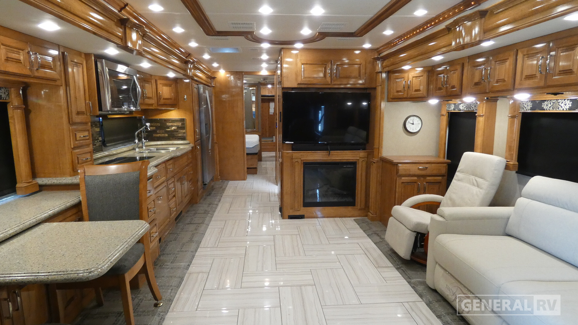 2018 American Coach AMERICAN REVOLUTION 42P in longmont CO