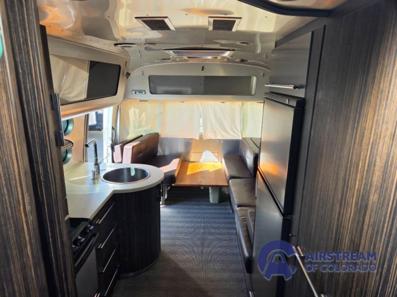 A photo of this 2016 Airstream International Signature 27FB Queen